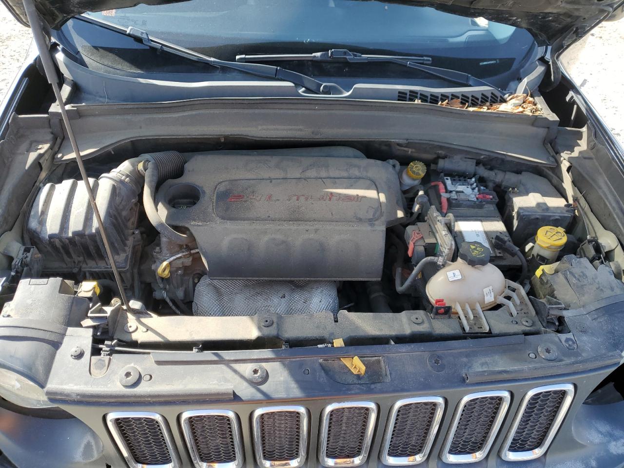 2017 Jeep Renegade - Image 12
