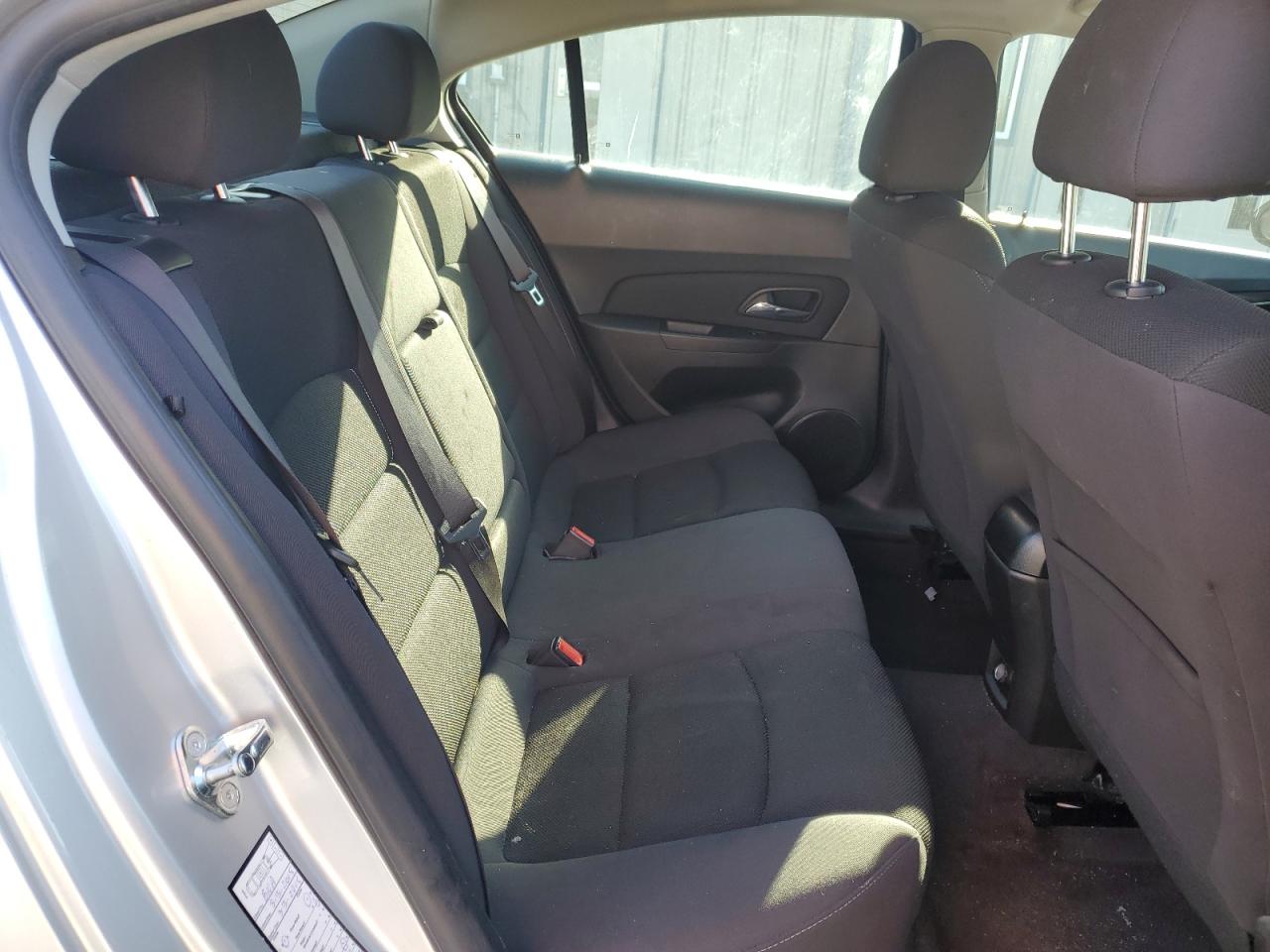 2015 Chevrolet Cruze - Image 10