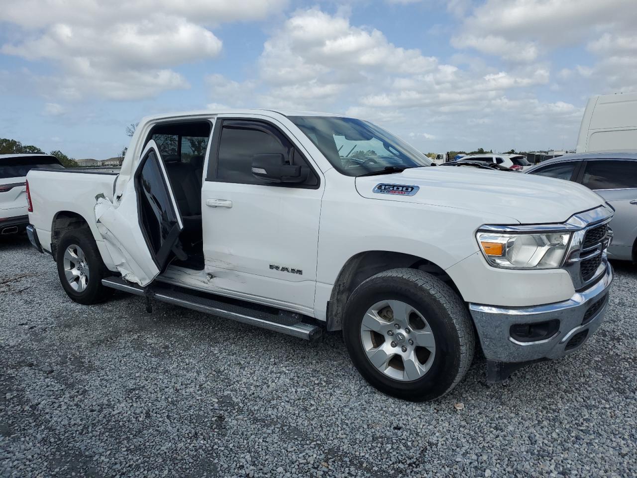 2021 RAM 1500 - Image 4