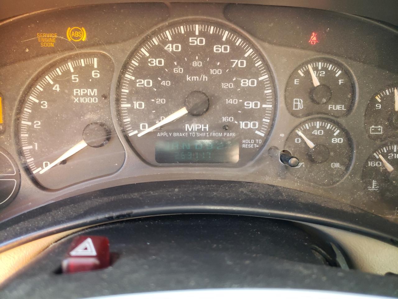 2002 Chevrolet Suburban - Image 9