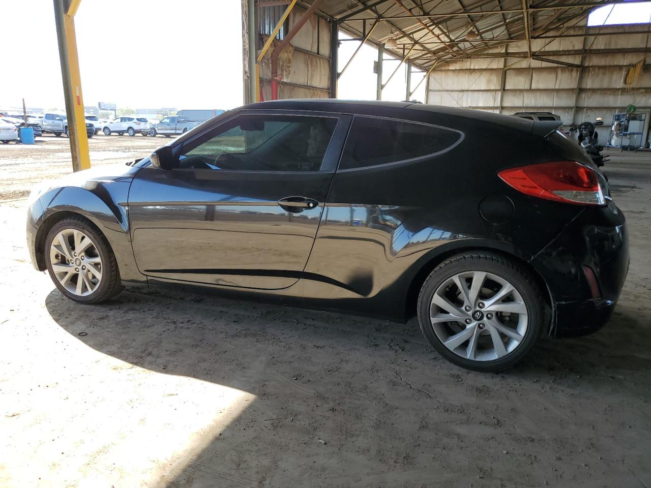2016 Hyundai Veloster - Image 2
