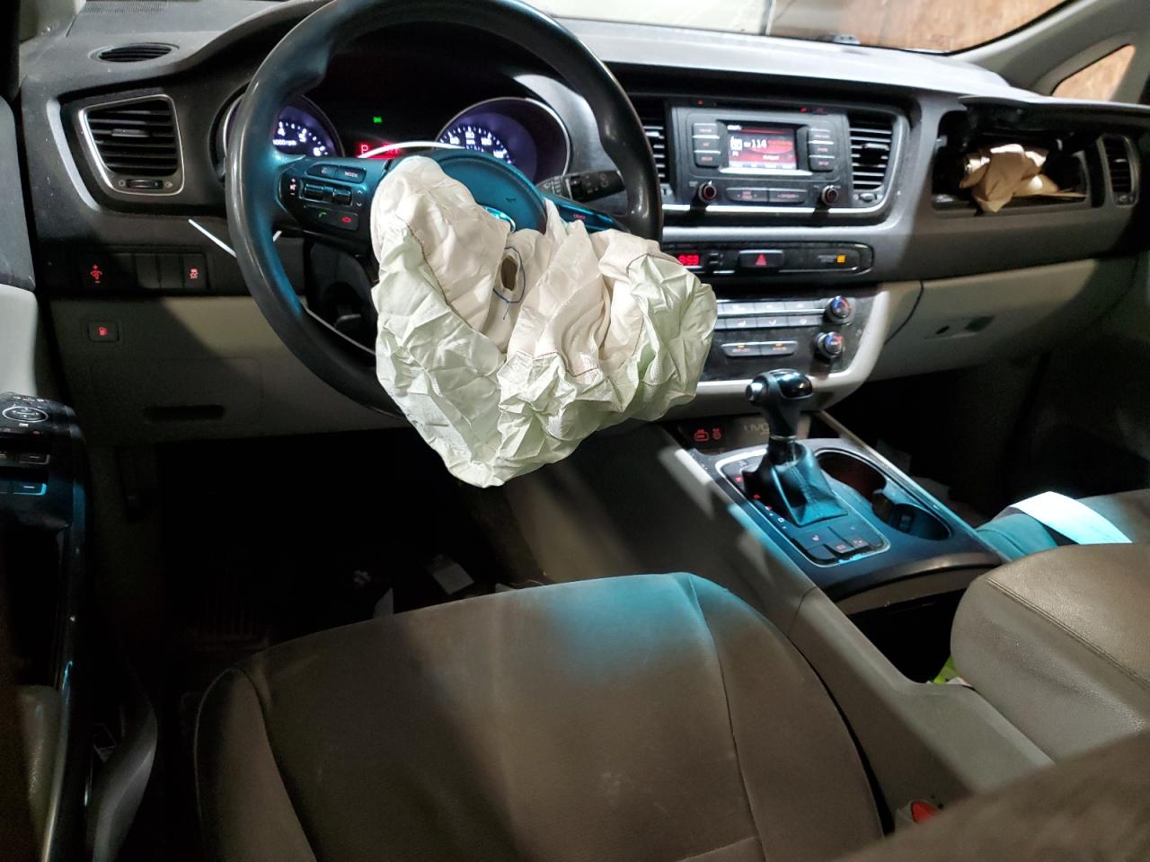 2015 Kia Sedona - Image 8