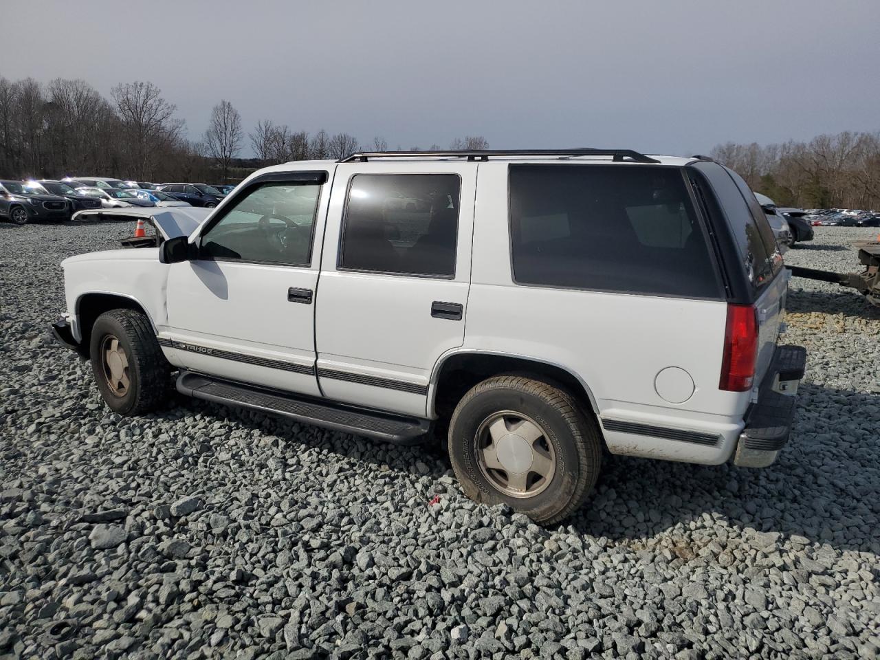 1999 Chevrolet Tahoe - Image 2