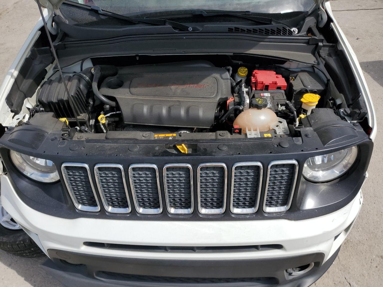 2020 Jeep Renegade - Image 11