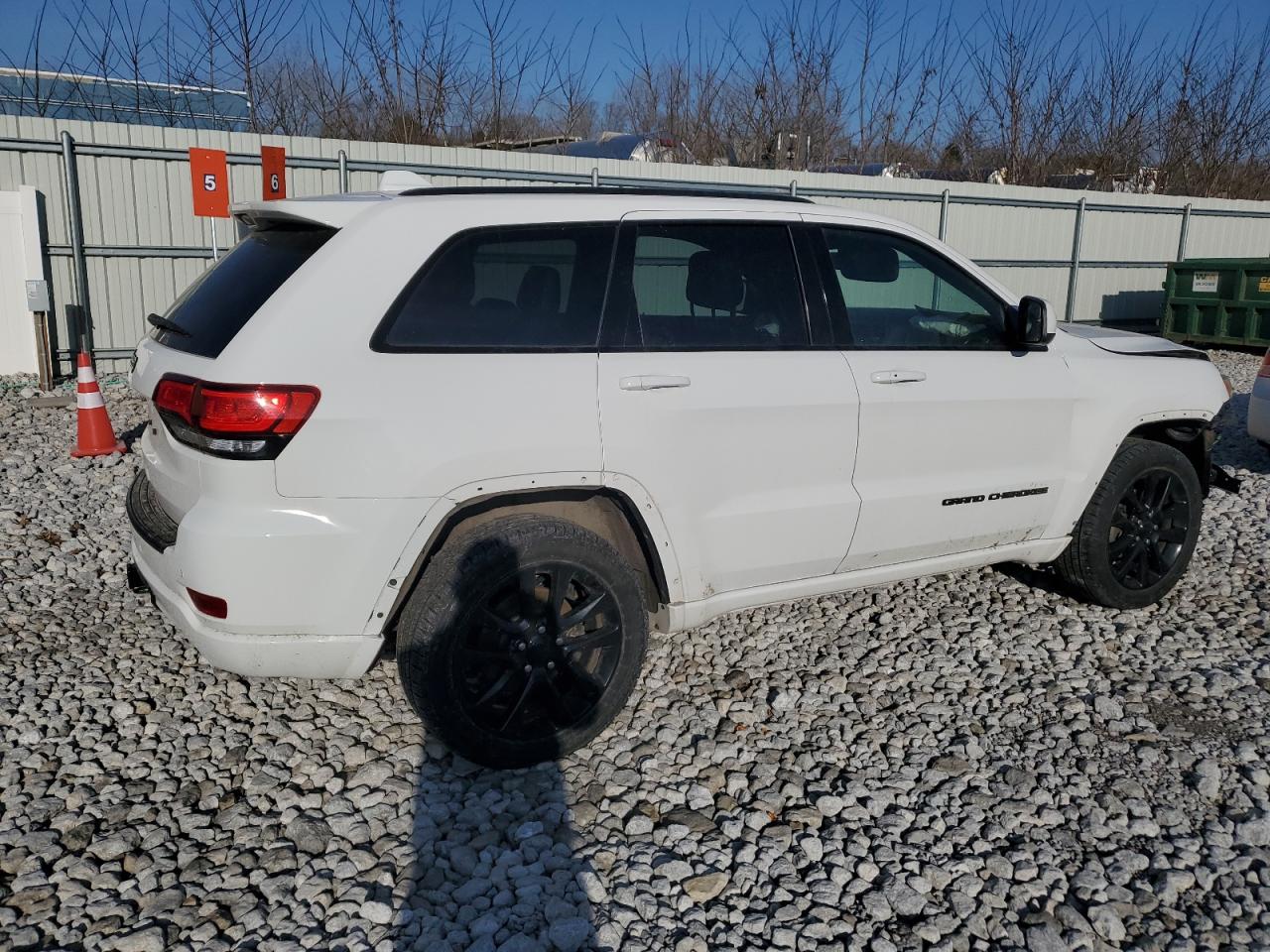2020 Jeep Grand Cherokee - Image 3