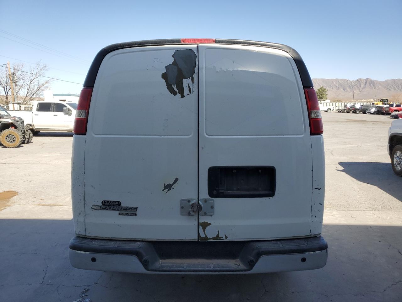 2013 Chevrolet Express - Image 6