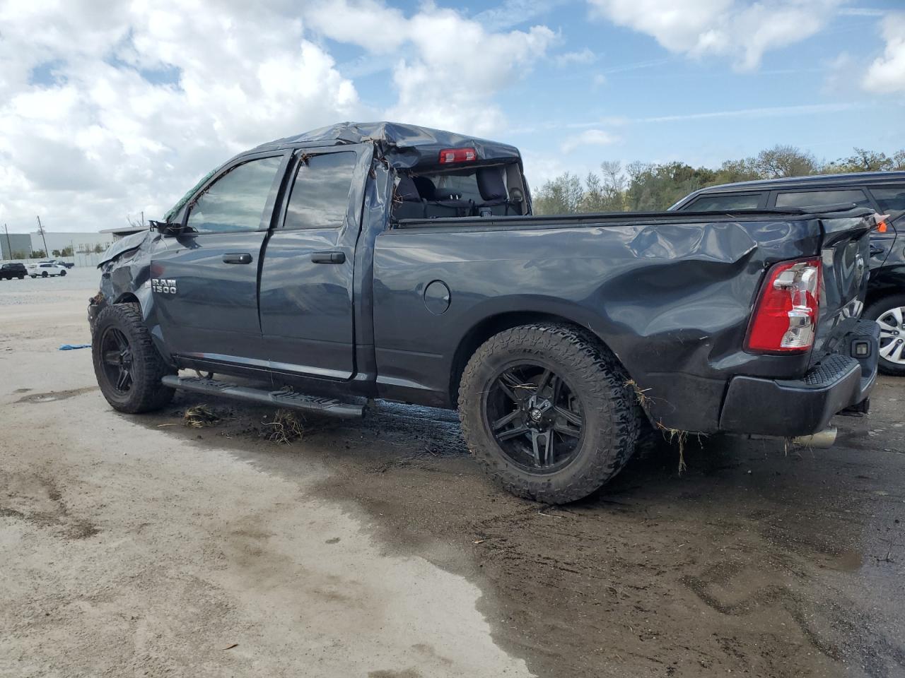 2015 RAM 1500 - Image 2