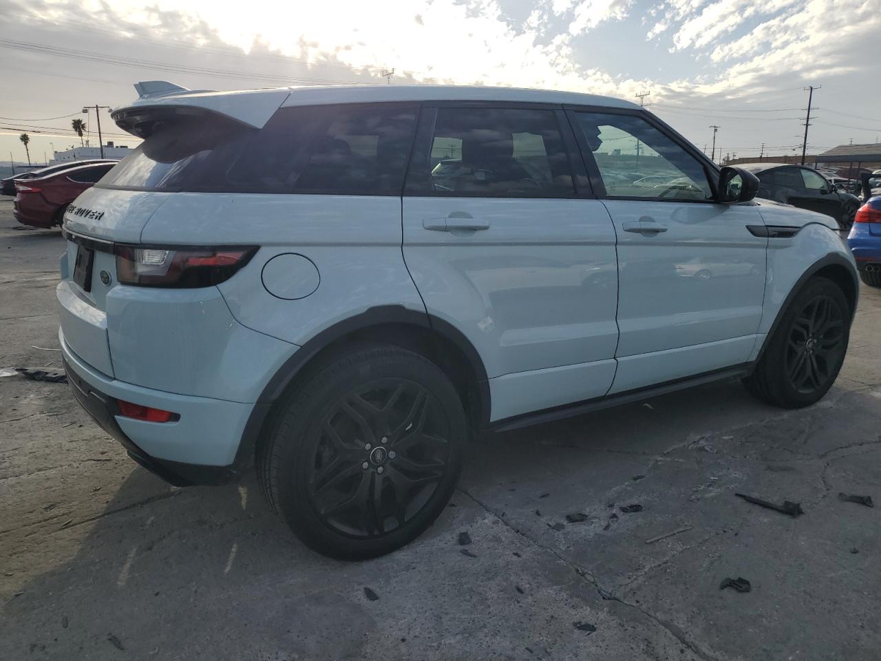 2017 Land Rover Range Rover - Image 3