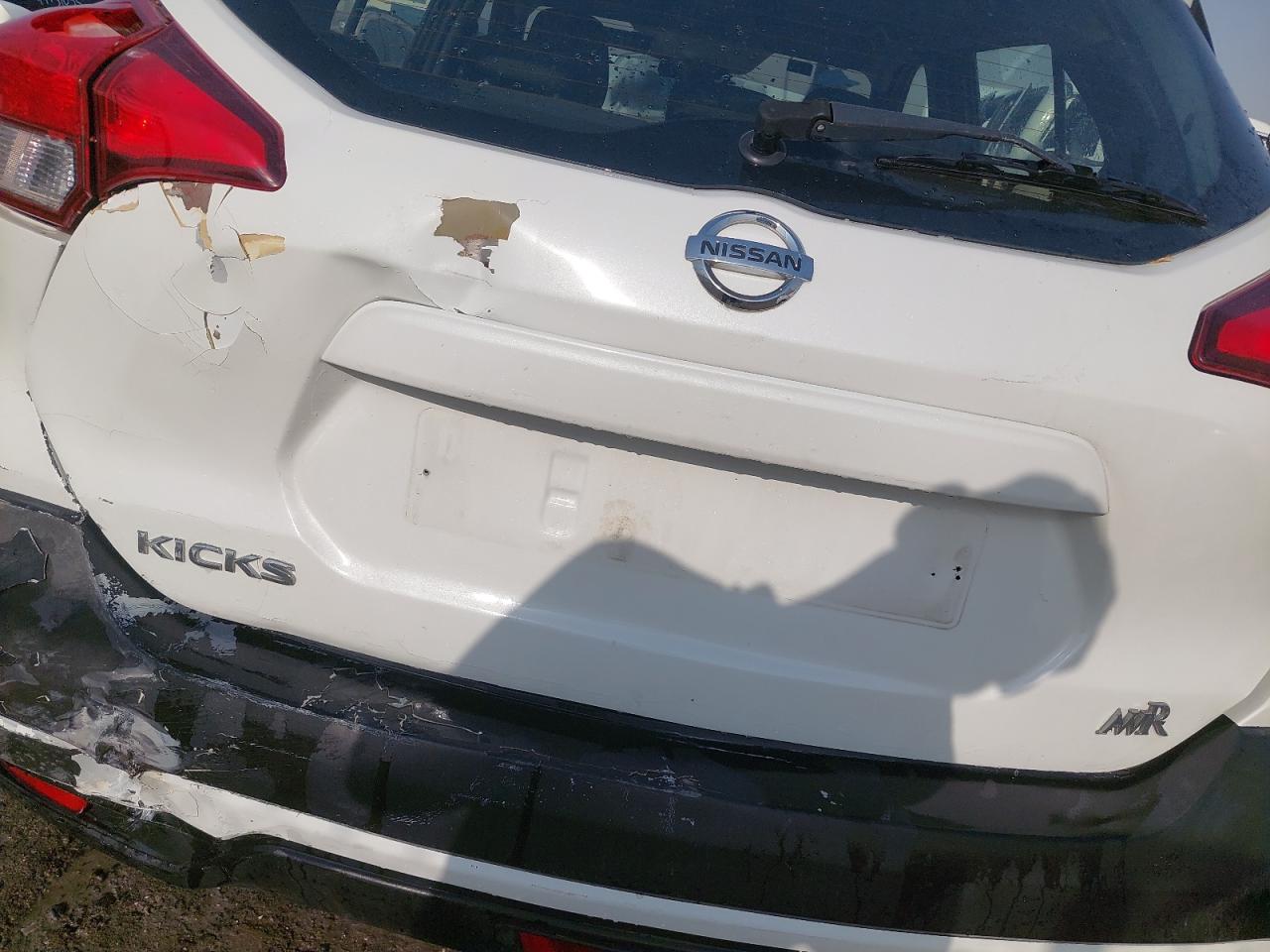 3N1CP5C92JL467802 - 2018 Nissan Kicks - #undefined