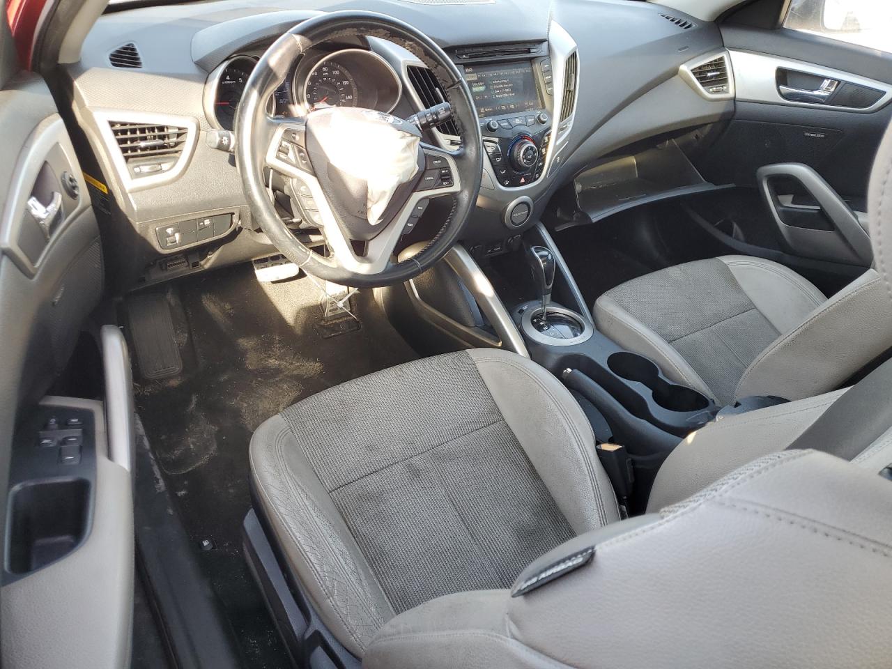 2014 Hyundai Veloster - Image 8