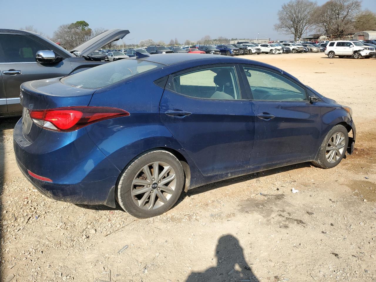 2016 Hyundai Elantra - Image 3