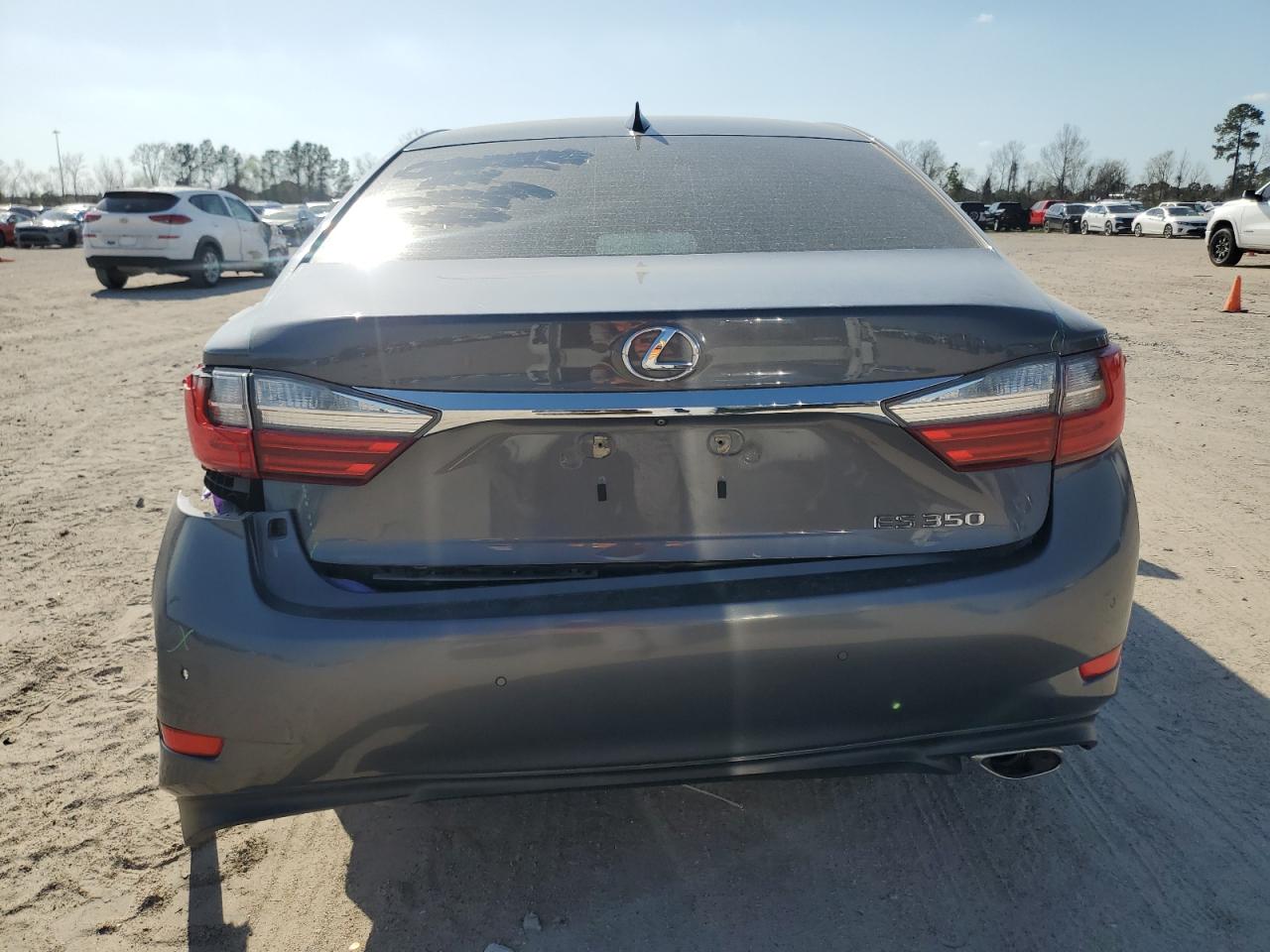 2017 Lexus ES - Image 6