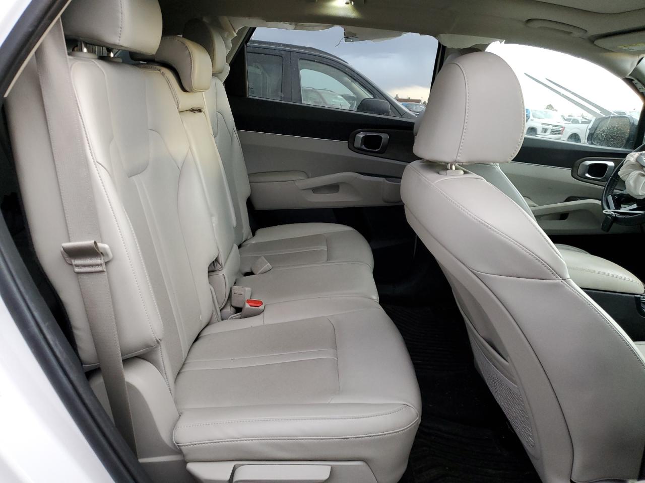 2022 Kia Sorento - Image 12