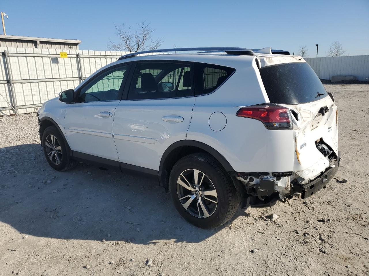 2T3RFREV1GW421777 TOYOTA RAV4 2016