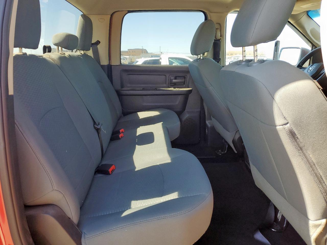 2015 RAM 1500 - Image 10