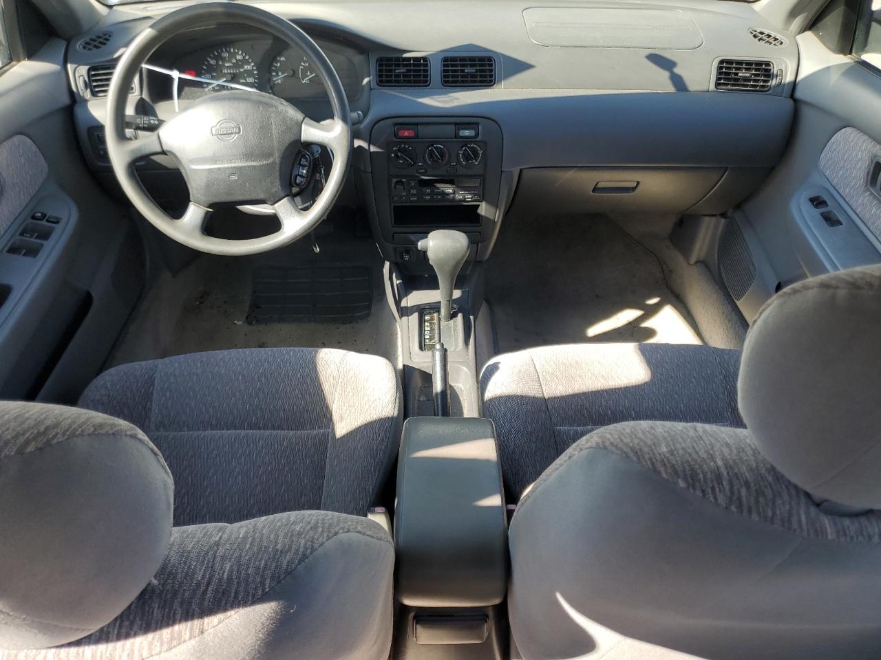 1998 Nissan Sentra - Image 8