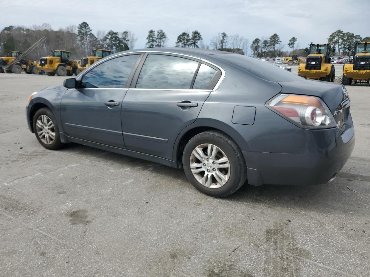 2011 Nissan Altima - Image 2