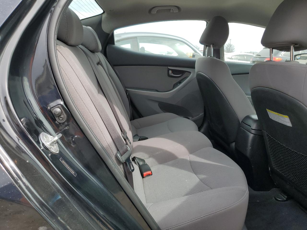 2014 Hyundai Elantra - Image 10