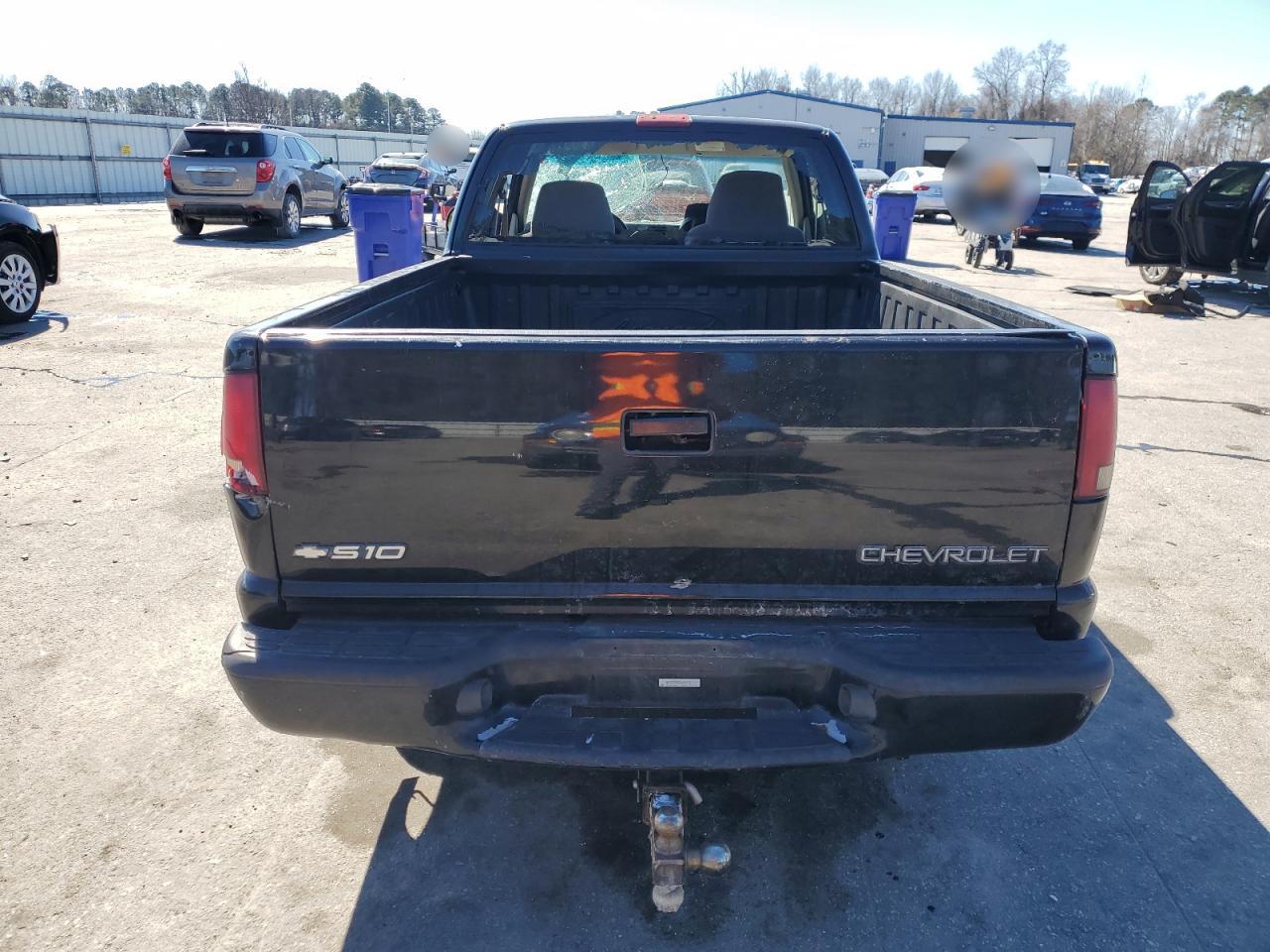 2002 Chevrolet S-10 Pickup - Image 6