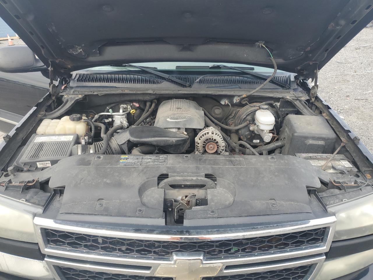 2006 Chevrolet Silverado - Image 11