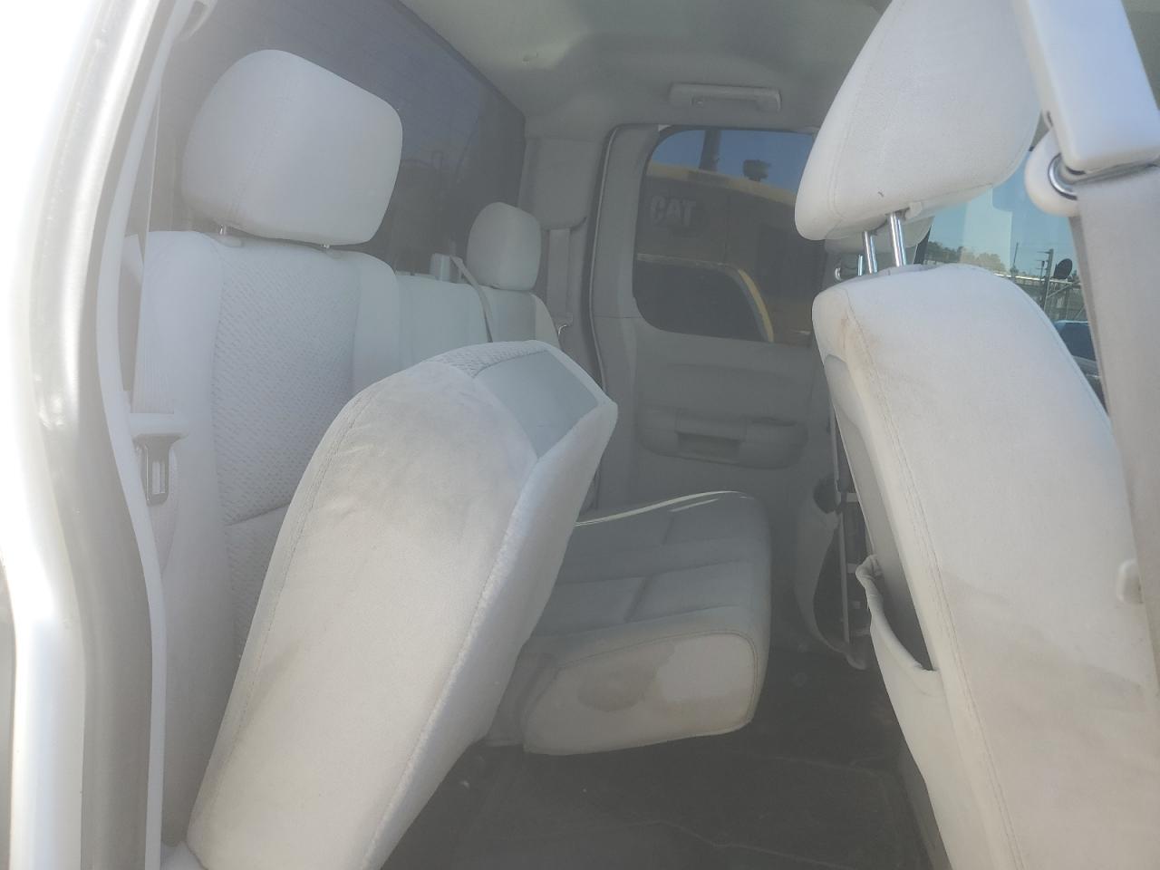 2007 Chevrolet Silverado - Image 10