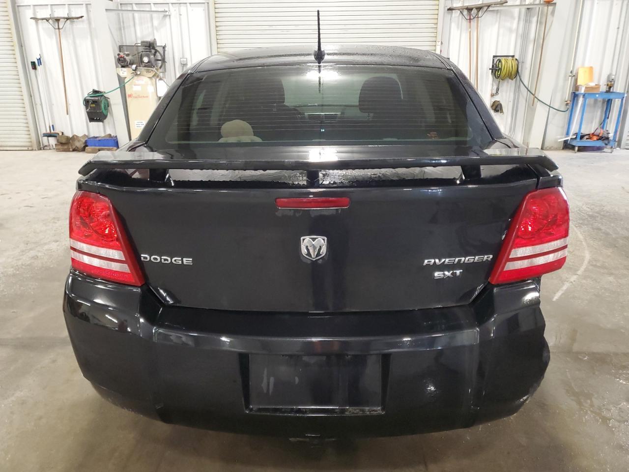 2010 Dodge Avenger - Image 6