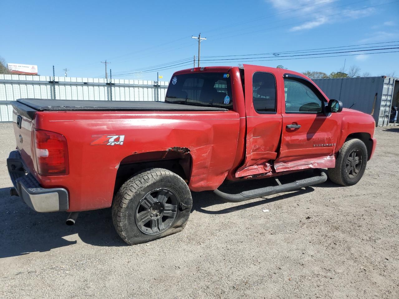2007 Chevrolet Silverado - Image 3