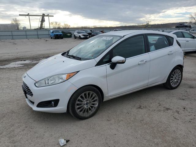 Hatchbacks FORD FIESTA 2014 White