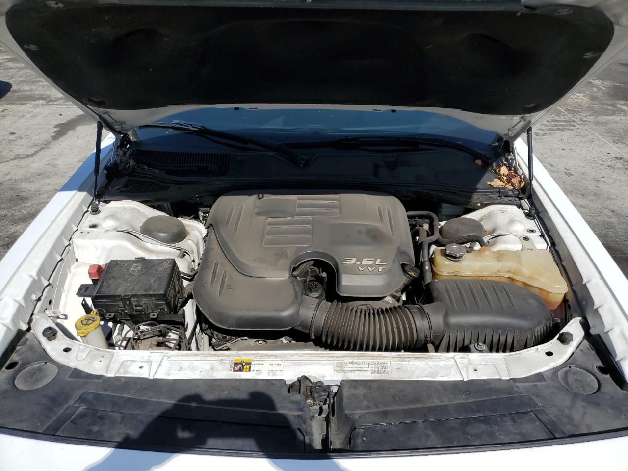 2015 Dodge Challenger - Image 11