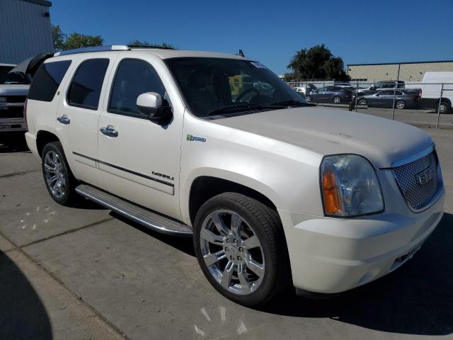  GMC YUKON 2013 Кремовый