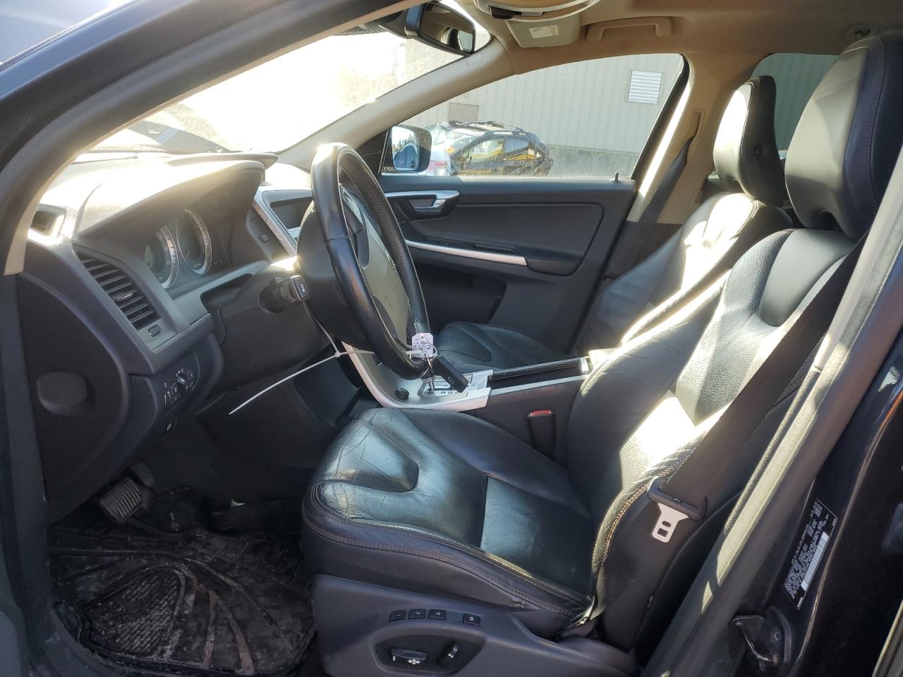 2010 Volvo XC60 - Image 7