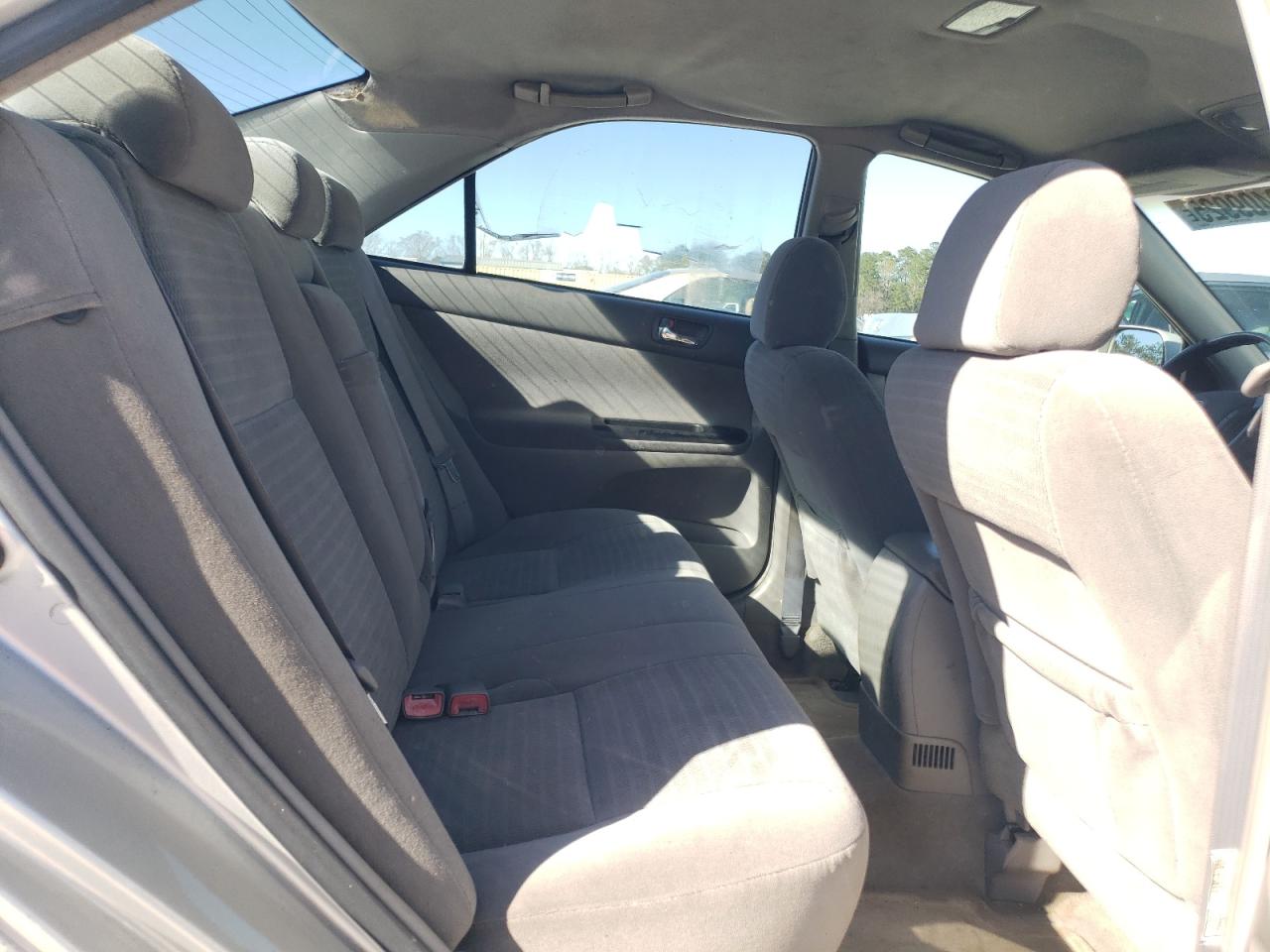 2005 Toyota Camry - Image 10