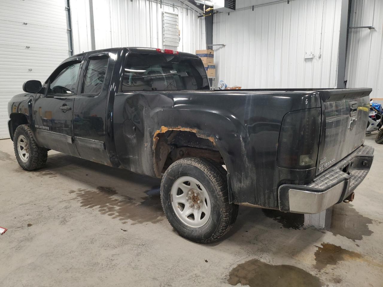 2009 Chevrolet Silverado - Image 2