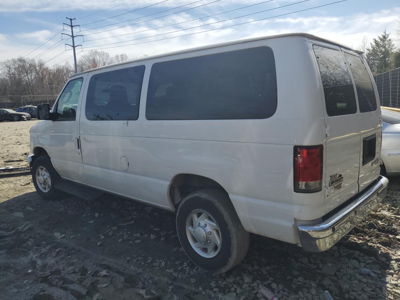 2014 Ford Econoline - Image 2