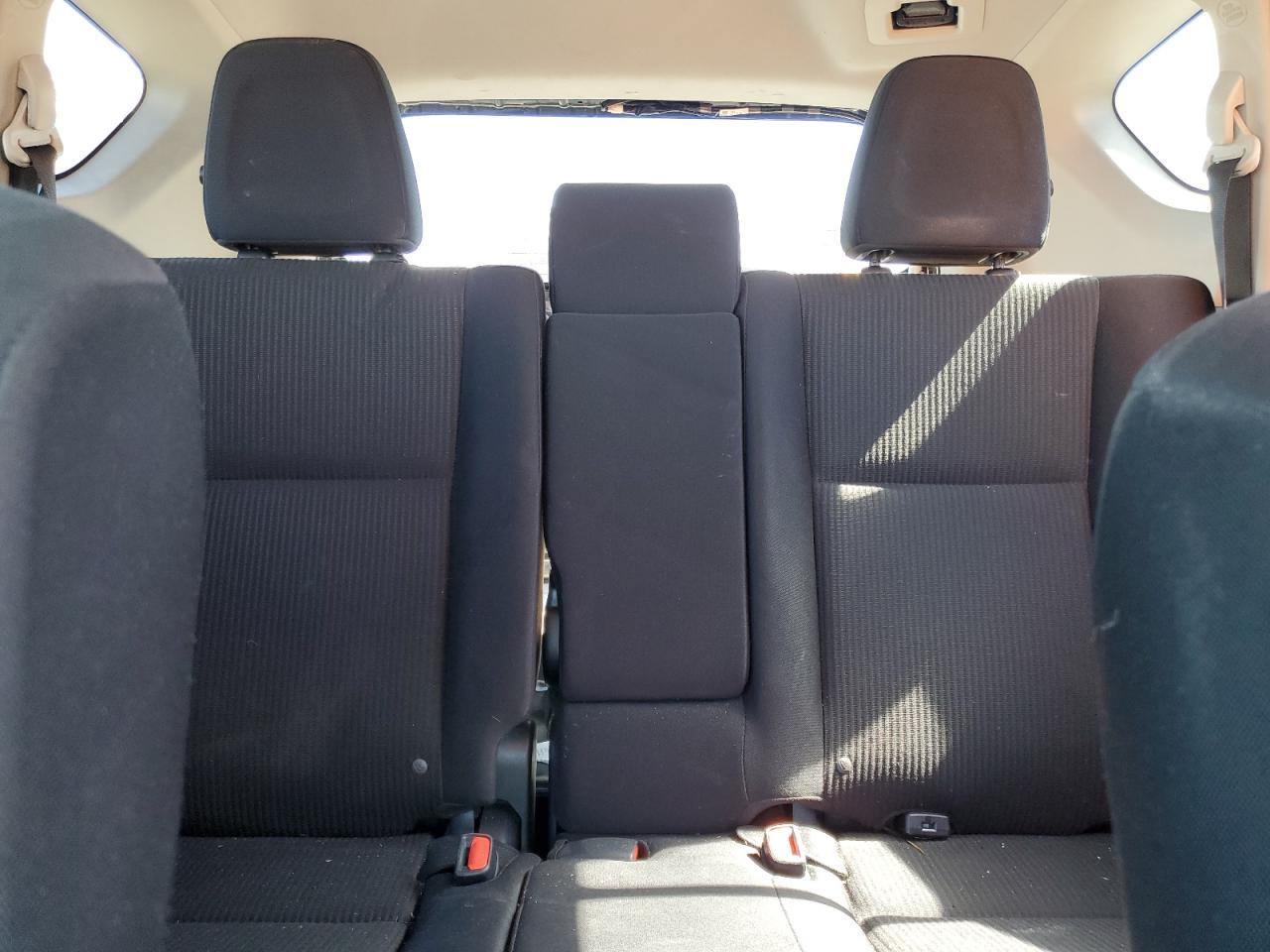 2016 Toyota RAV 4 - Image 10