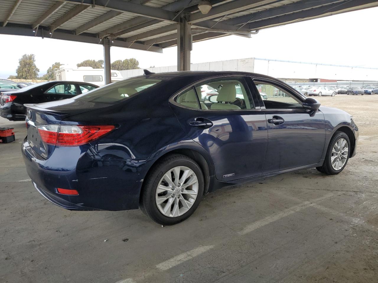 2013 Lexus ES - Image 3