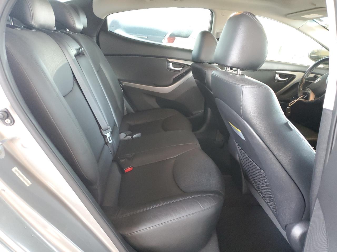 2015 Hyundai Elantra - Image 11