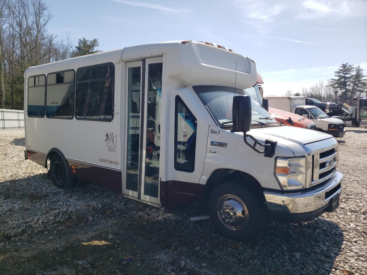2015 Ford Econoline - Image 1