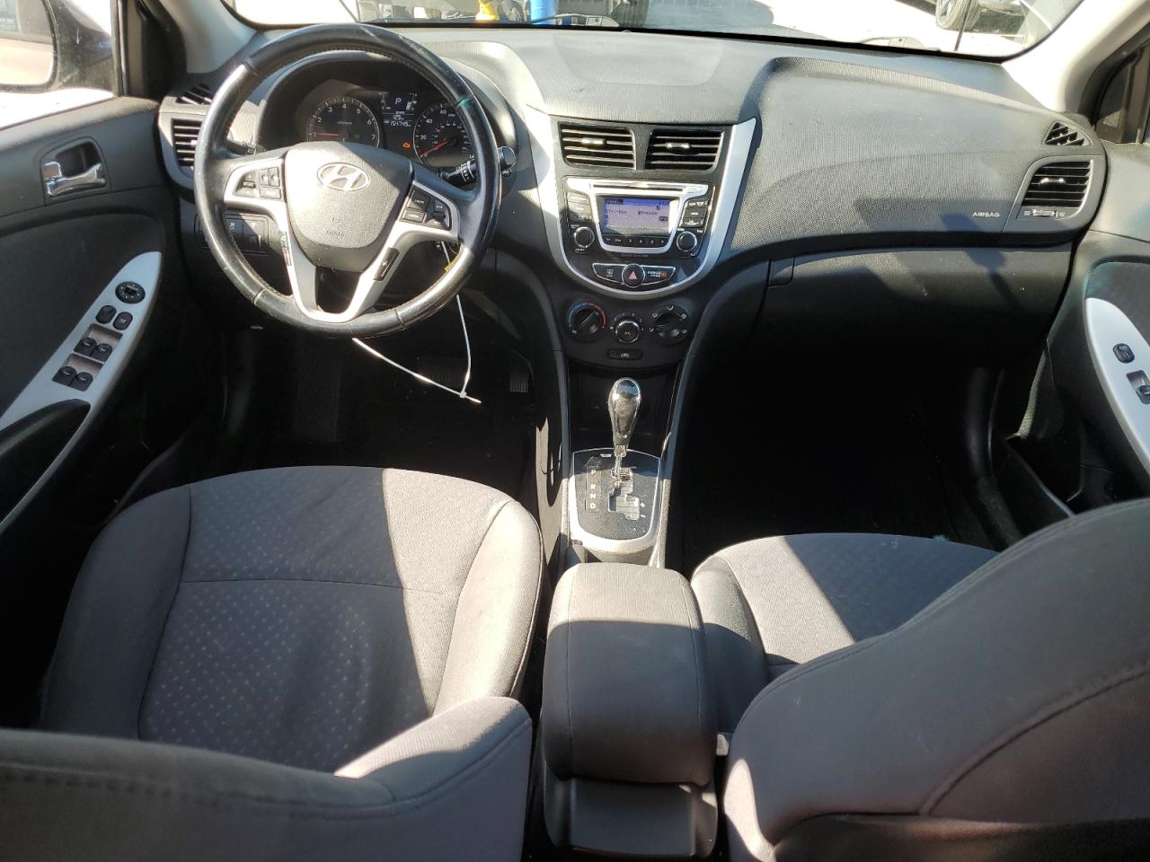 2014 Hyundai Accent - Image 8