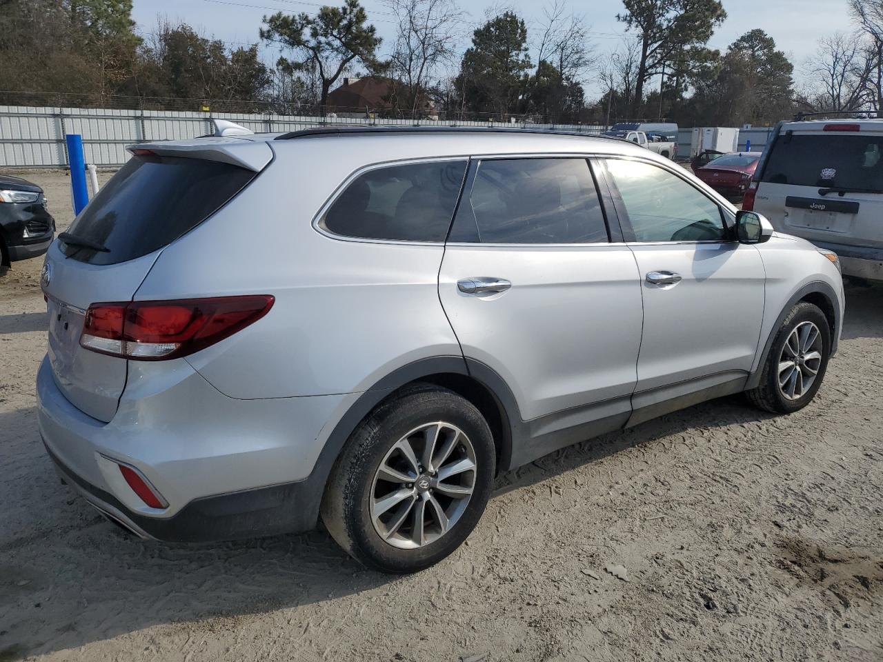 2017 Hyundai Santa Fe - Image 3