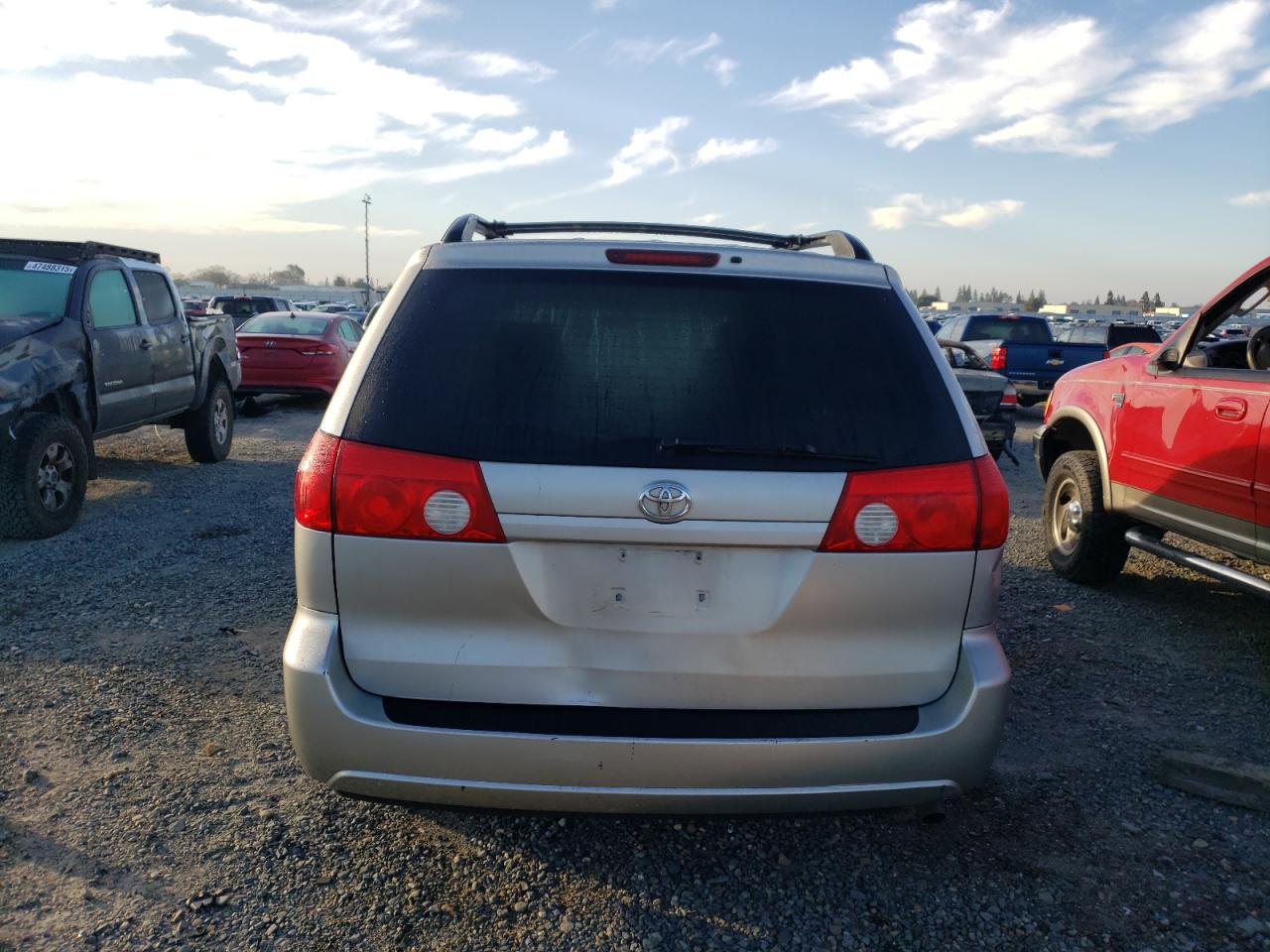 2006 Toyota Sienna - Image 6