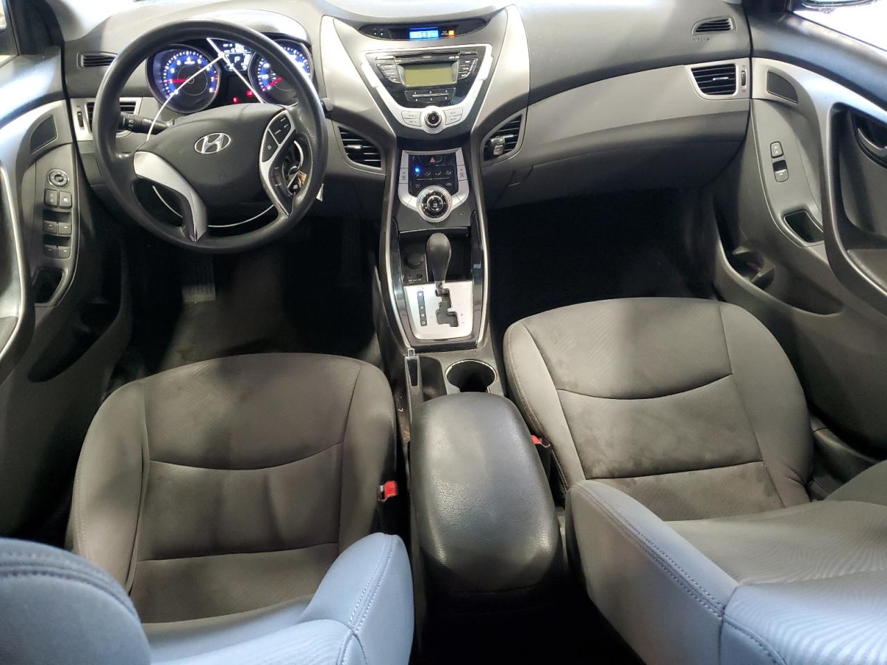 2011 Hyundai Elantra - Image 8