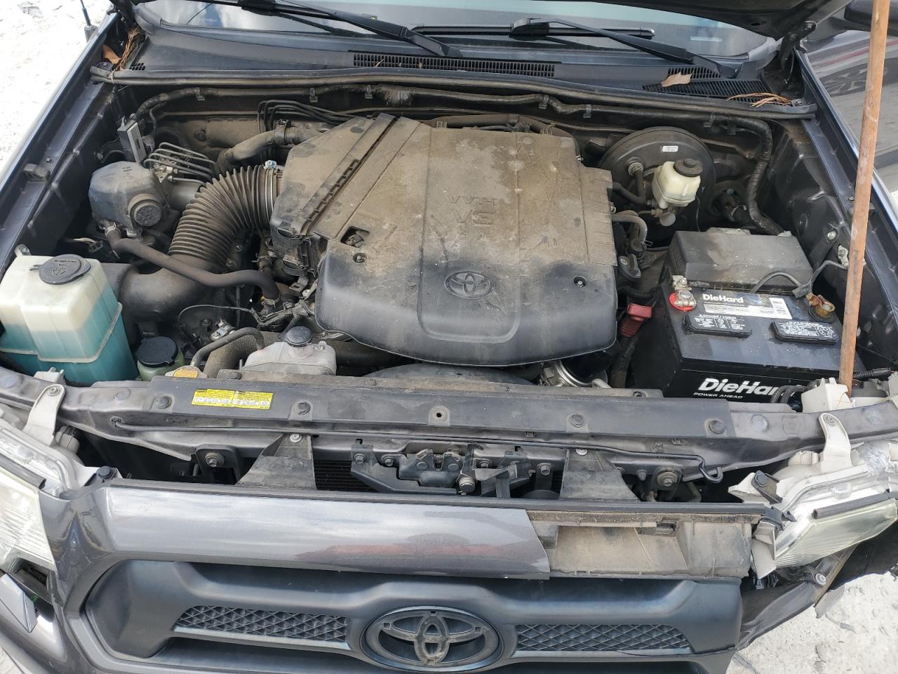 2015 Toyota Tacoma - Image 11