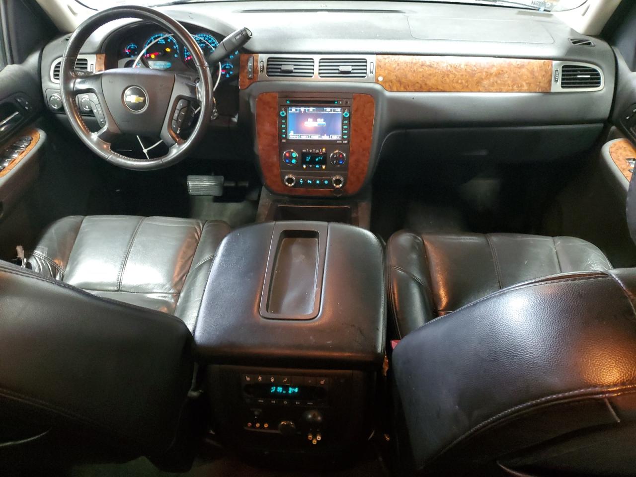 2007 Chevrolet Suburban - Image 8