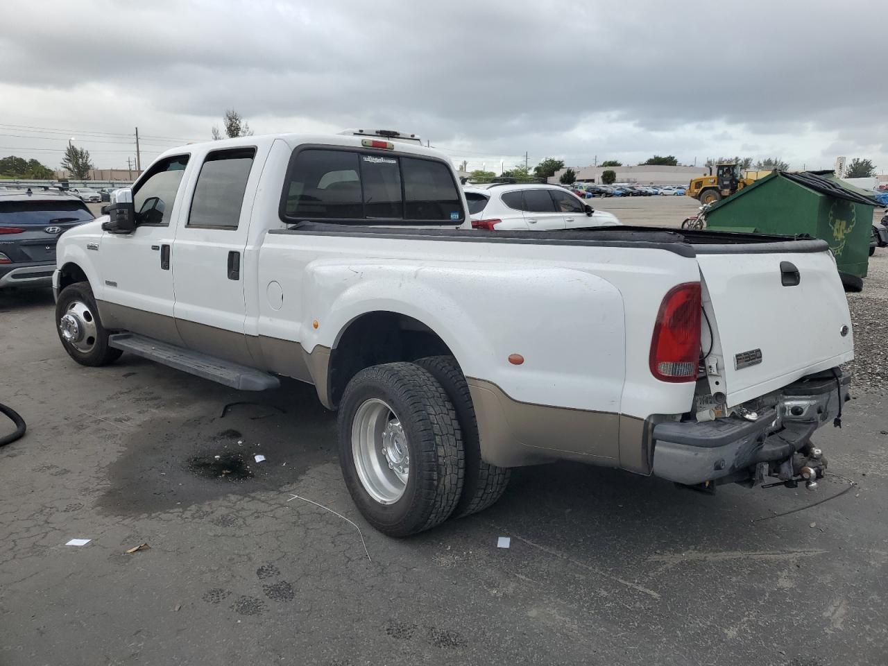2006 Ford F350 - Image 2