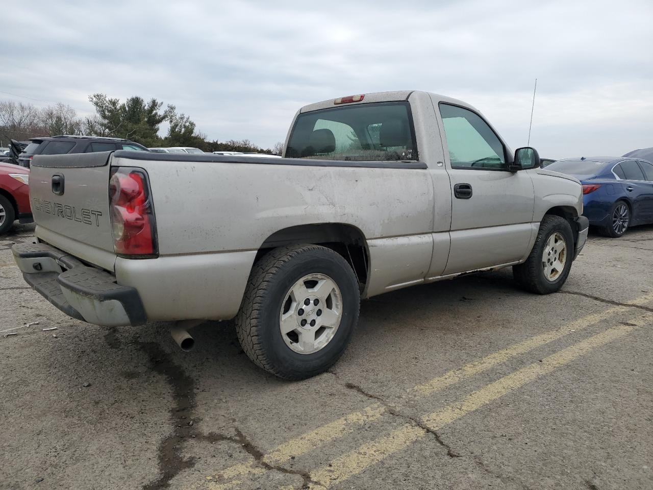 2005 Chevrolet Silverado - Image 3