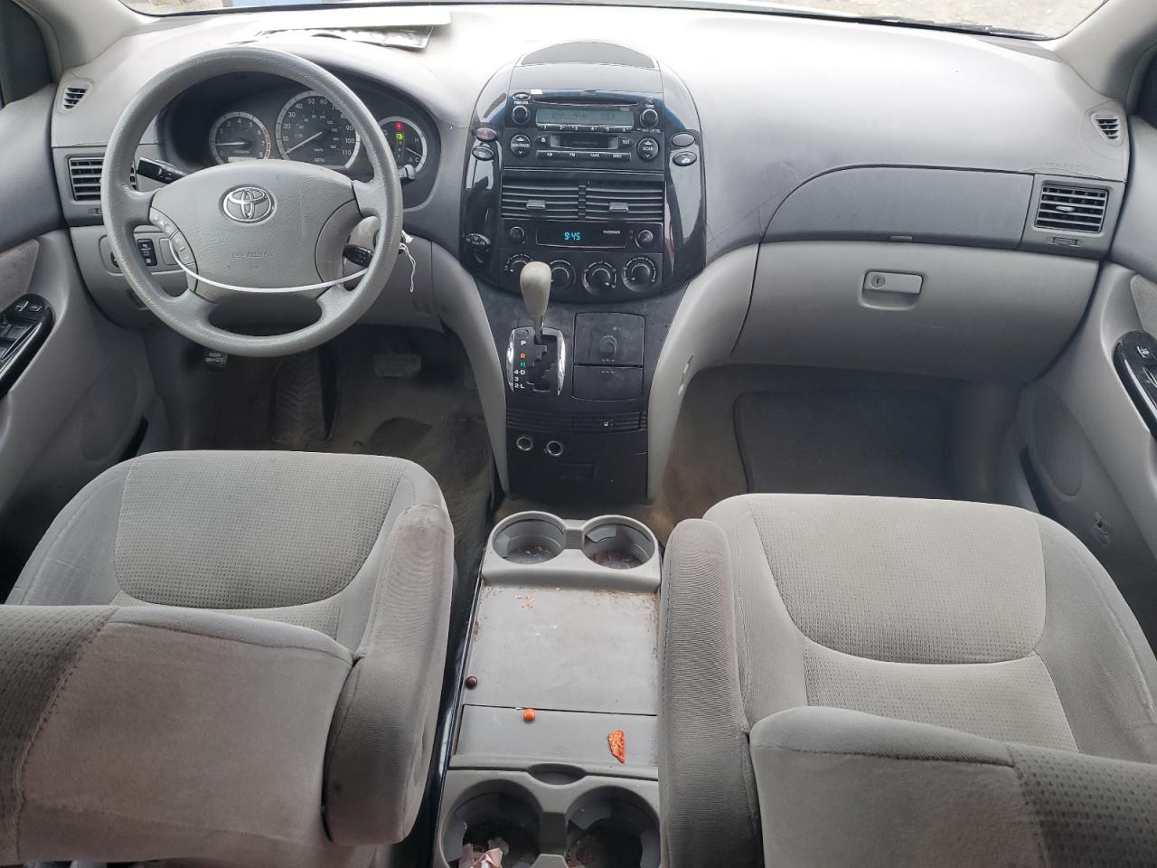2005 Toyota Sienna - Image 8