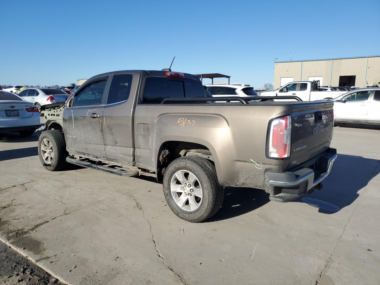 2016 GMC Canyon - Image 2