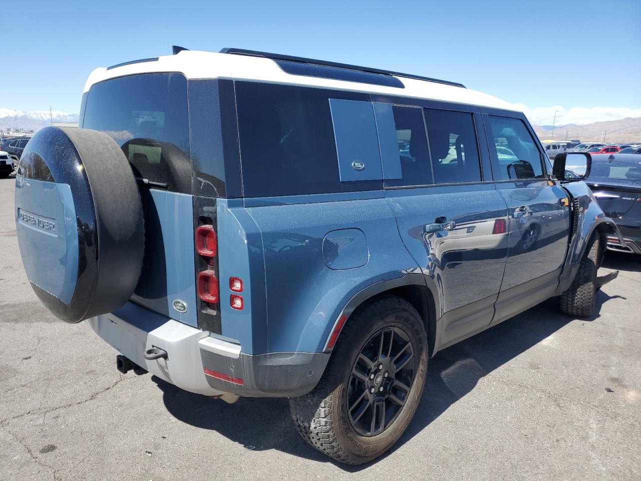 2023 Land Rover Defender - Image 3