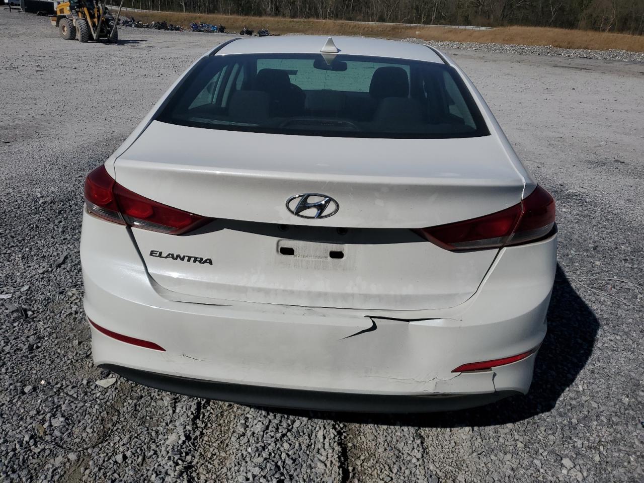 2018 Hyundai Elantra - Image 6